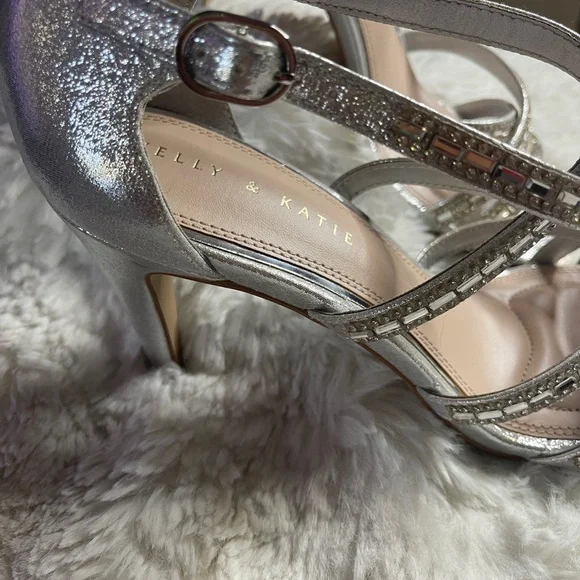 Kelly & Katie Women's Silver Rhinestone Sandals 9 1/2 NWOT - Picture 10 of 15